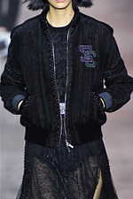 シャッツィ・チェン 2019-20年秋冬コレクション - 中国の少数民族・苗族の神話を着想源に｜写真39