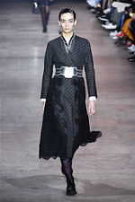 シャッツィ・チェン 2019-20年秋冬コレクション - 中国の少数民族・苗族の神話を着想源に｜写真42