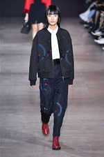 シャッツィ・チェン 2019-20年秋冬コレクション - 中国の少数民族・苗族の神話を着想源に｜写真54