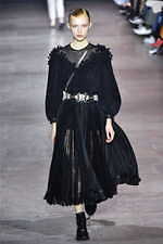 シャッツィ・チェン 2019-20年秋冬コレクション - 中国の少数民族・苗族の神話を着想源に｜写真59