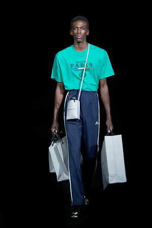 バレンシアガ(BALENCIAGA) 2019年冬ウィメンズ&メンズコレクション  - 写真31