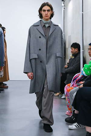 オーラリー 2019-20年秋冬コレクション - 初のパリ、守るコト×挑むコトの提案｜写真18