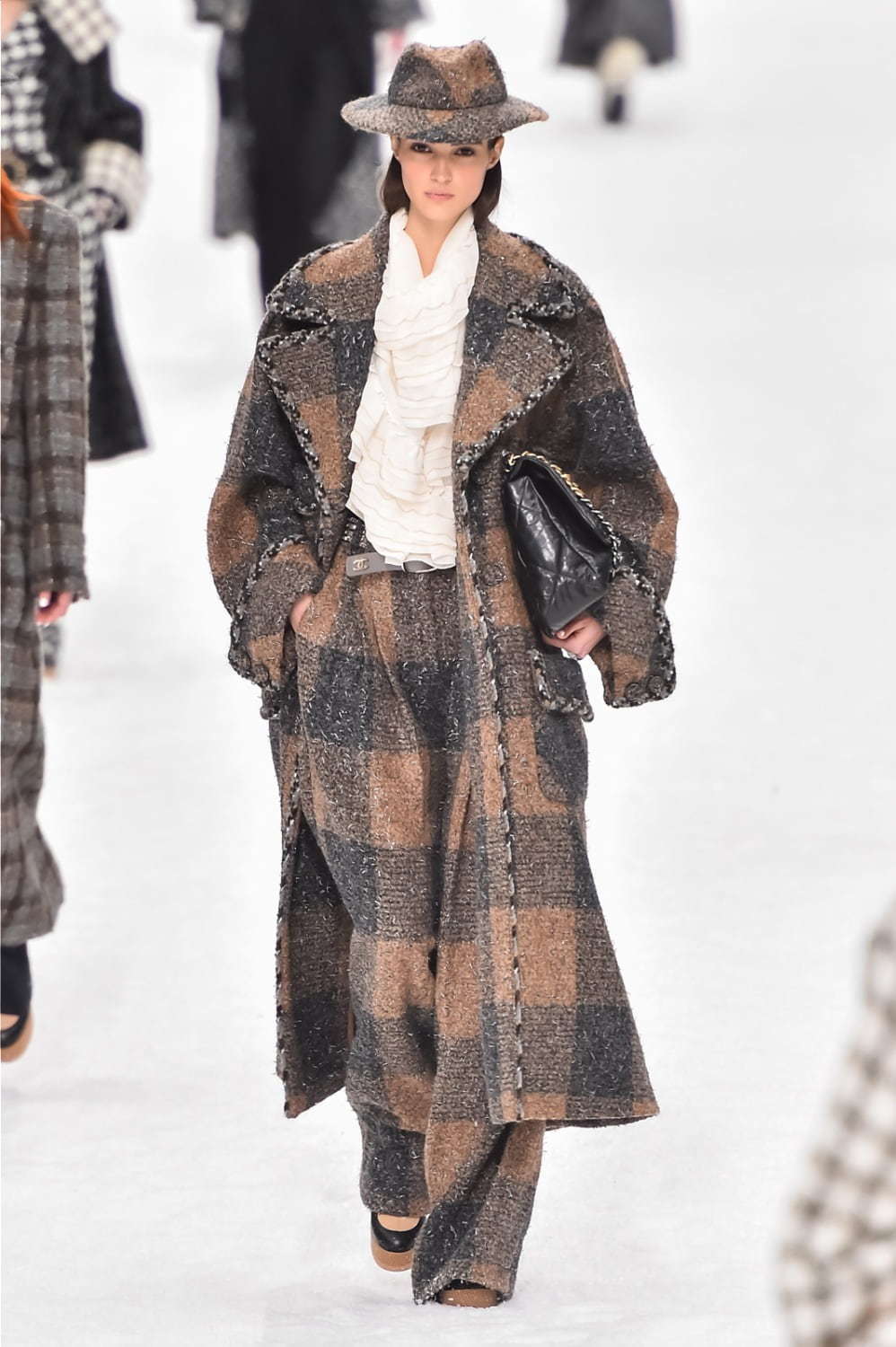 シャネル(CHANEL) 2019-20年秋冬ウィメンズコレクション シルエット - 写真4