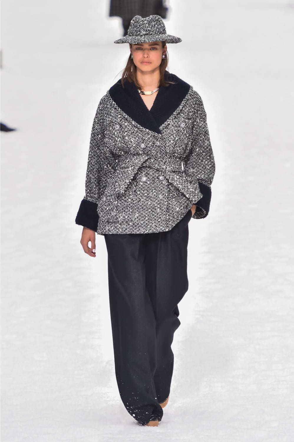 シャネル(CHANEL) 2019-20年秋冬ウィメンズコレクション シルエット - 写真9