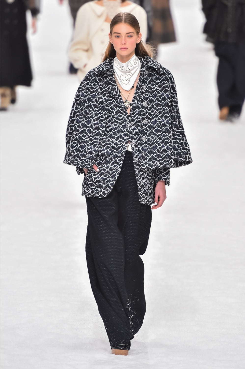 シャネル(CHANEL) 2019-20年秋冬ウィメンズコレクション シルエット - 写真10