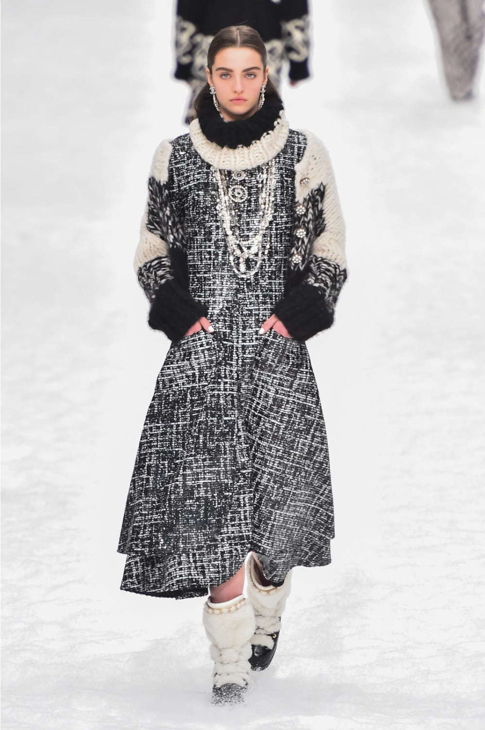 シャネル(CHANEL) 2019-20年秋冬ウィメンズコレクション シルエット - 写真21