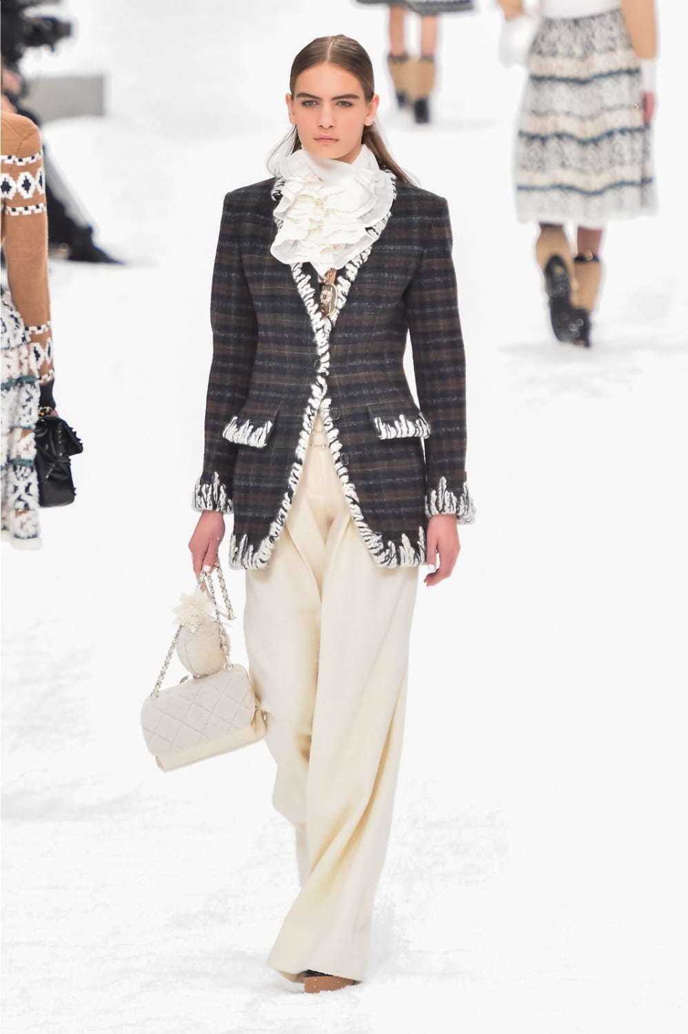 シャネル(CHANEL) 2019-20年秋冬ウィメンズコレクション シルエット - 写真23