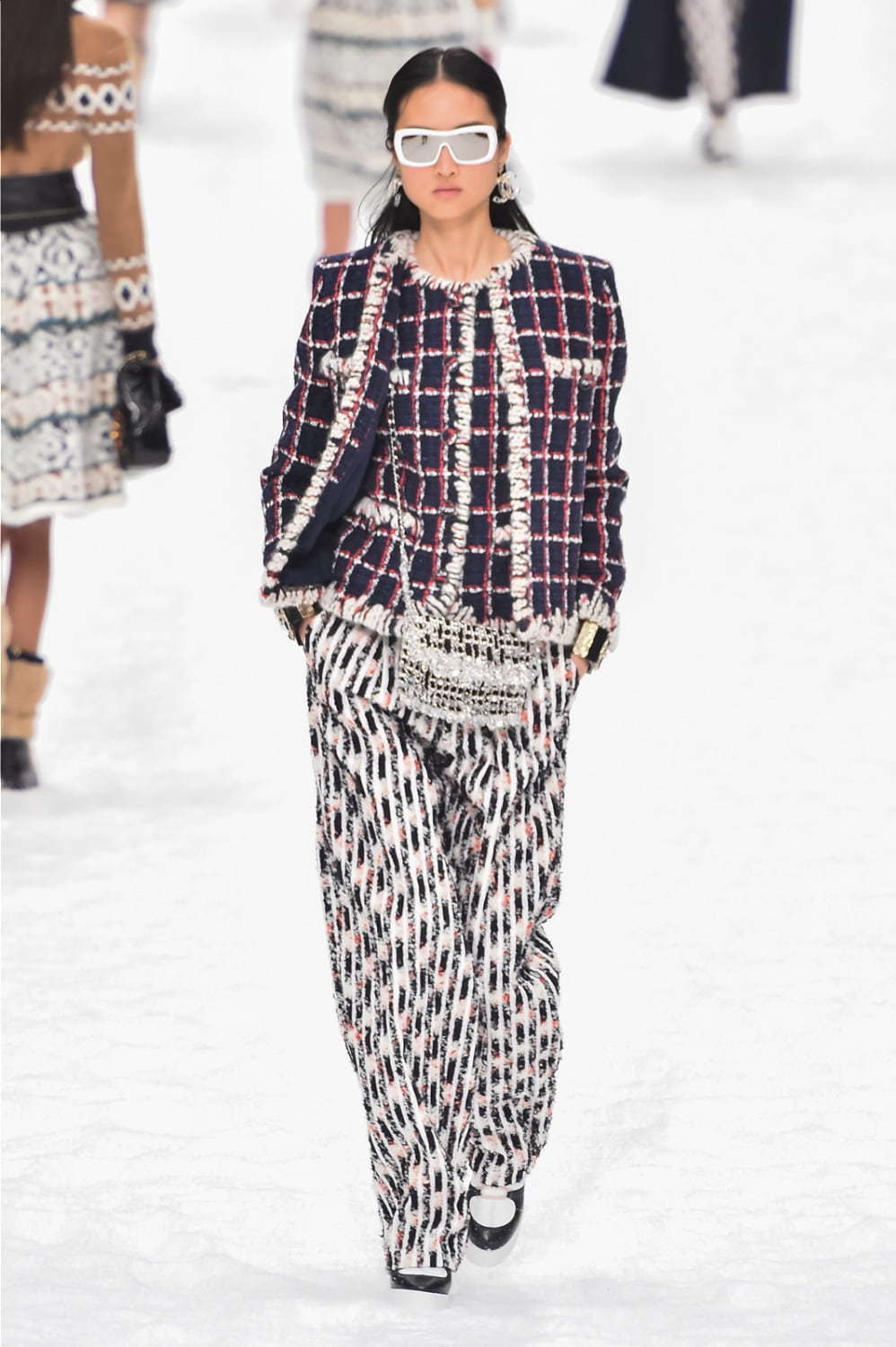 シャネル(CHANEL) 2019-20年秋冬ウィメンズコレクション シルエット - 写真24