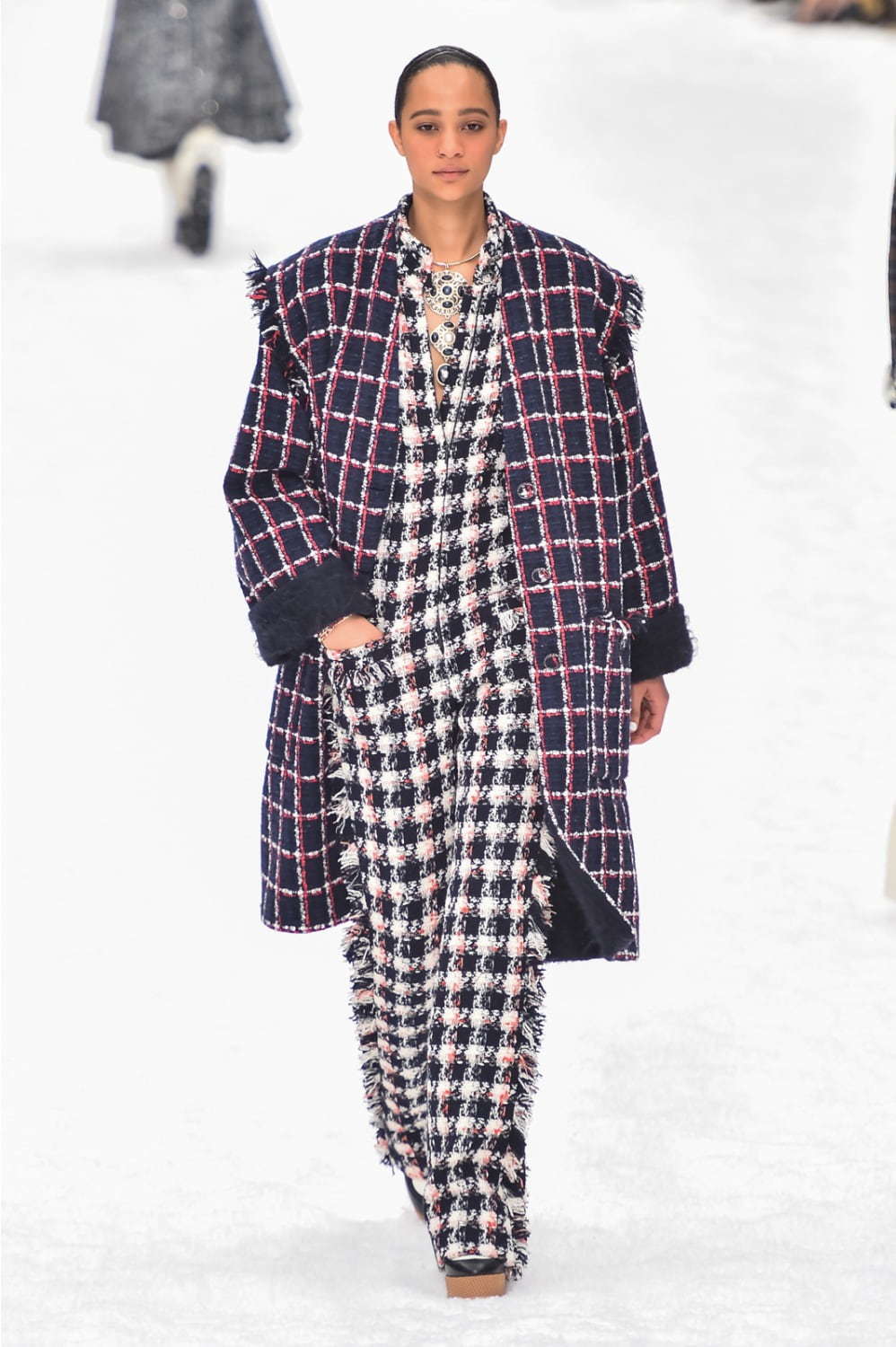 シャネル(CHANEL) 2019-20年秋冬ウィメンズコレクション シルエット - 写真25