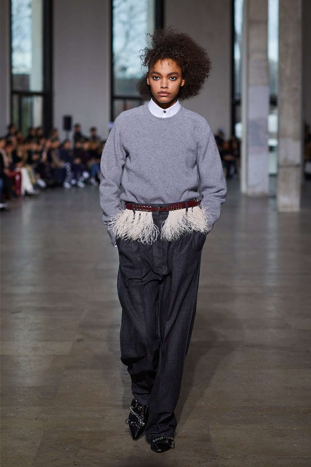 セドリック シャルリエ(CÉDRIC CHARLIER) 2019-20年秋冬ウィメンズコレクション  - 写真6