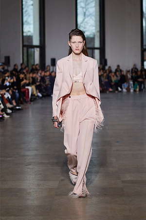 セドリック シャルリエ(CÉDRIC CHARLIER) 2019-20年秋冬ウィメンズコレクション  - 写真16