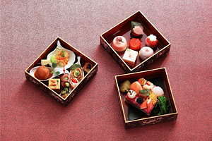 「高輪 桜まつり2019」東京・品川で - 約210本の桜が日本庭園に、桜の下でこたつ＆花見料理｜写真14