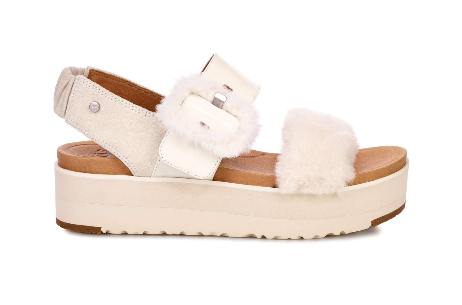 UGG＊ストラップファーサンダル UGG新作「フラッフ サンダル」砂漠リゾートに着想した