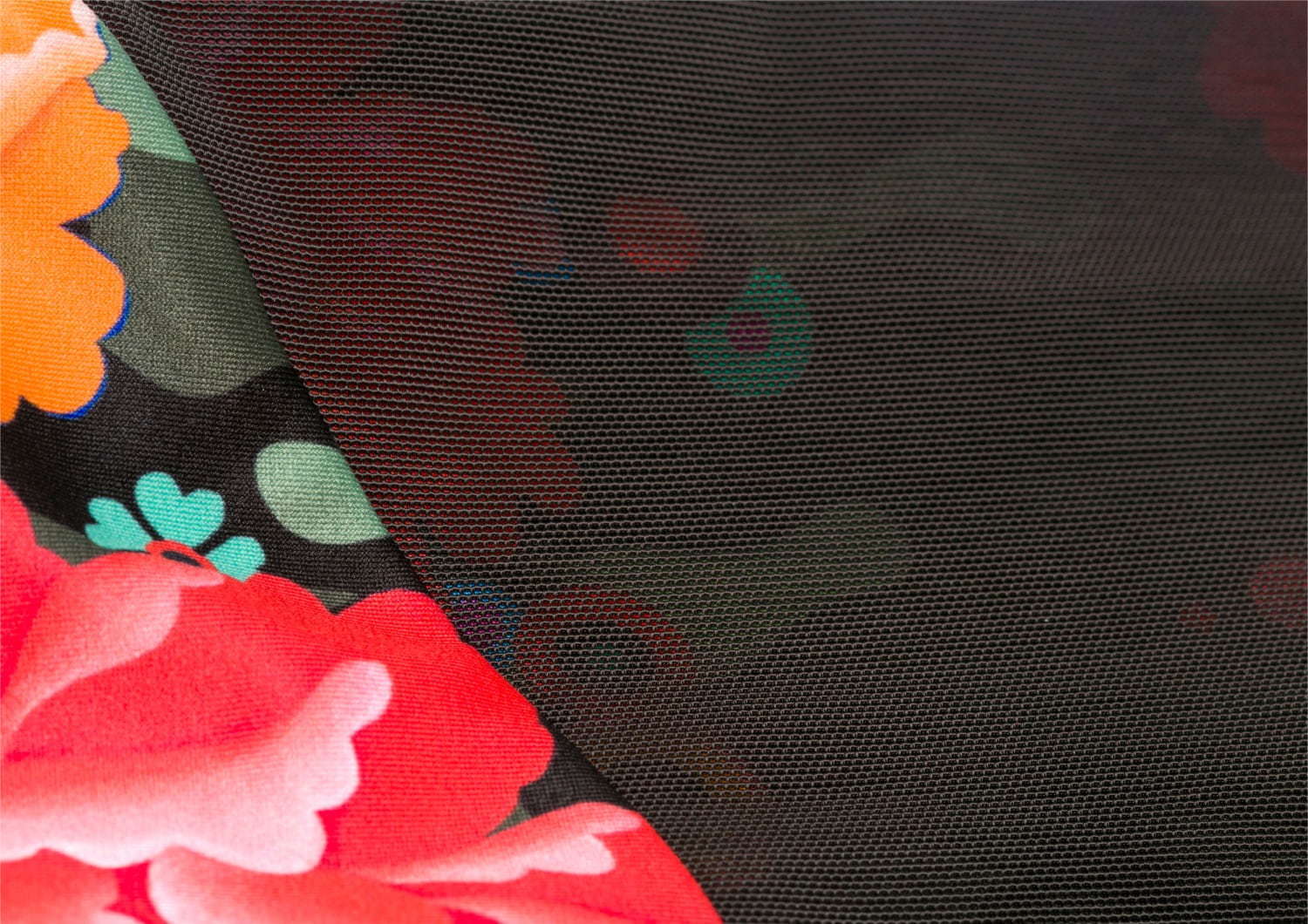 プーマ"桜の爆弾"スニーカーや"蓮の花ロケット"ドレス、スー・ツァイとコラボ｜写真45