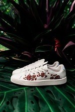 プーマ"桜の爆弾"スニーカーや"蓮の花ロケット"ドレス、スー・ツァイとコラボ｜写真149