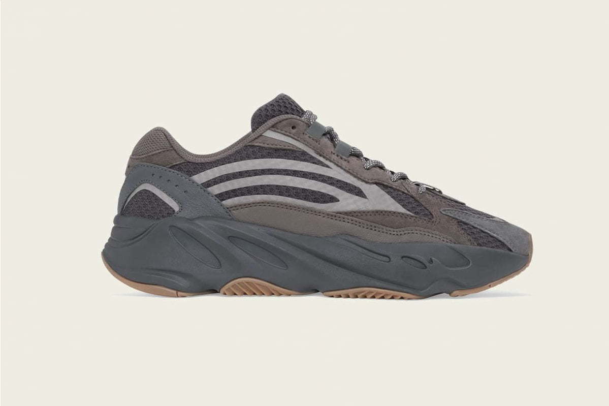 アディダス×カニエ・ウエストのスニーカー「YEEZY BOOST 700」新色、異 