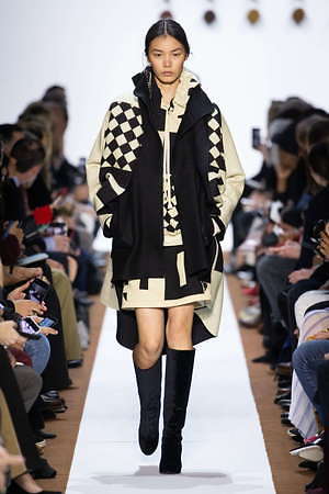 アクリス(Akris) 2019-20年秋冬ウィメンズコレクション  - 写真22