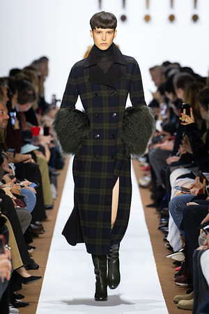 アクリス(Akris) 2019-20年秋冬ウィメンズコレクション  - 写真27