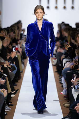 アクリス(Akris) 2019-20年秋冬ウィメンズコレクション  - 写真3