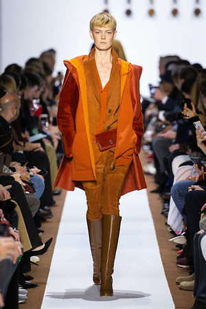 アクリス(Akris) 2019-20年秋冬ウィメンズコレクション  - 写真31