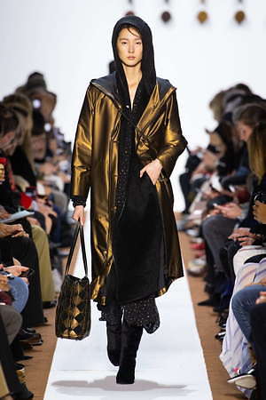 アクリス(Akris) 2019-20年秋冬ウィメンズコレクション  - 写真40