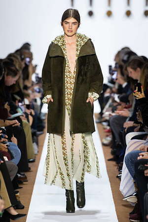 アクリス(Akris) 2019-20年秋冬ウィメンズコレクション  - 写真46