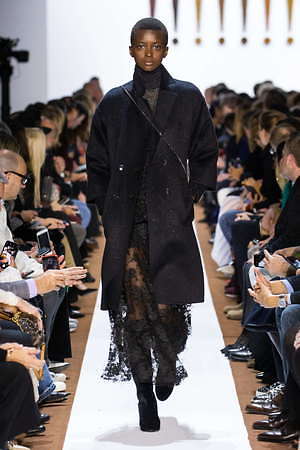 アクリス(Akris) 2019-20年秋冬ウィメンズコレクション  - 写真48