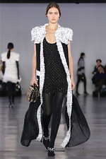 バルマン 2019-20年秋冬コレクション - 意表を突くアイデアが新しい美を運ぶ｜写真28