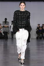 バルマン 2019-20年秋冬コレクション - 意表を突くアイデアが新しい美を運ぶ｜写真29