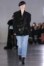 バルマン 2019-20年秋冬コレクション - 意表を突くアイデアが新しい美を運ぶ｜写真37