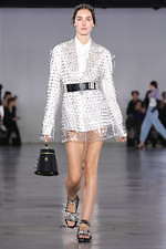 バルマン 2019-20年秋冬コレクション - 意表を突くアイデアが新しい美を運ぶ｜写真44