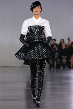 バルマン 2019-20年秋冬コレクション - 意表を突くアイデアが新しい美を運ぶ｜写真77