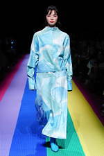 ティート トウキョウ 2019秋冬コレクション - “音”が集まる穏やかな夜、虹の上の物語｜写真3