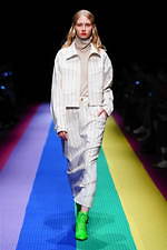 ティート トウキョウ 2019秋冬コレクション - “音”が集まる穏やかな夜、虹の上の物語｜写真17