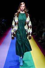 ティート トウキョウ 2019秋冬コレクション - “音”が集まる穏やかな夜、虹の上の物語｜写真30