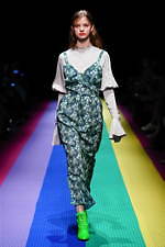 ティート トウキョウ 2019秋冬コレクション - “音”が集まる穏やかな夜、虹の上の物語｜写真32