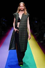 ティート トウキョウ 2019秋冬コレクション - “音”が集まる穏やかな夜、虹の上の物語｜写真36