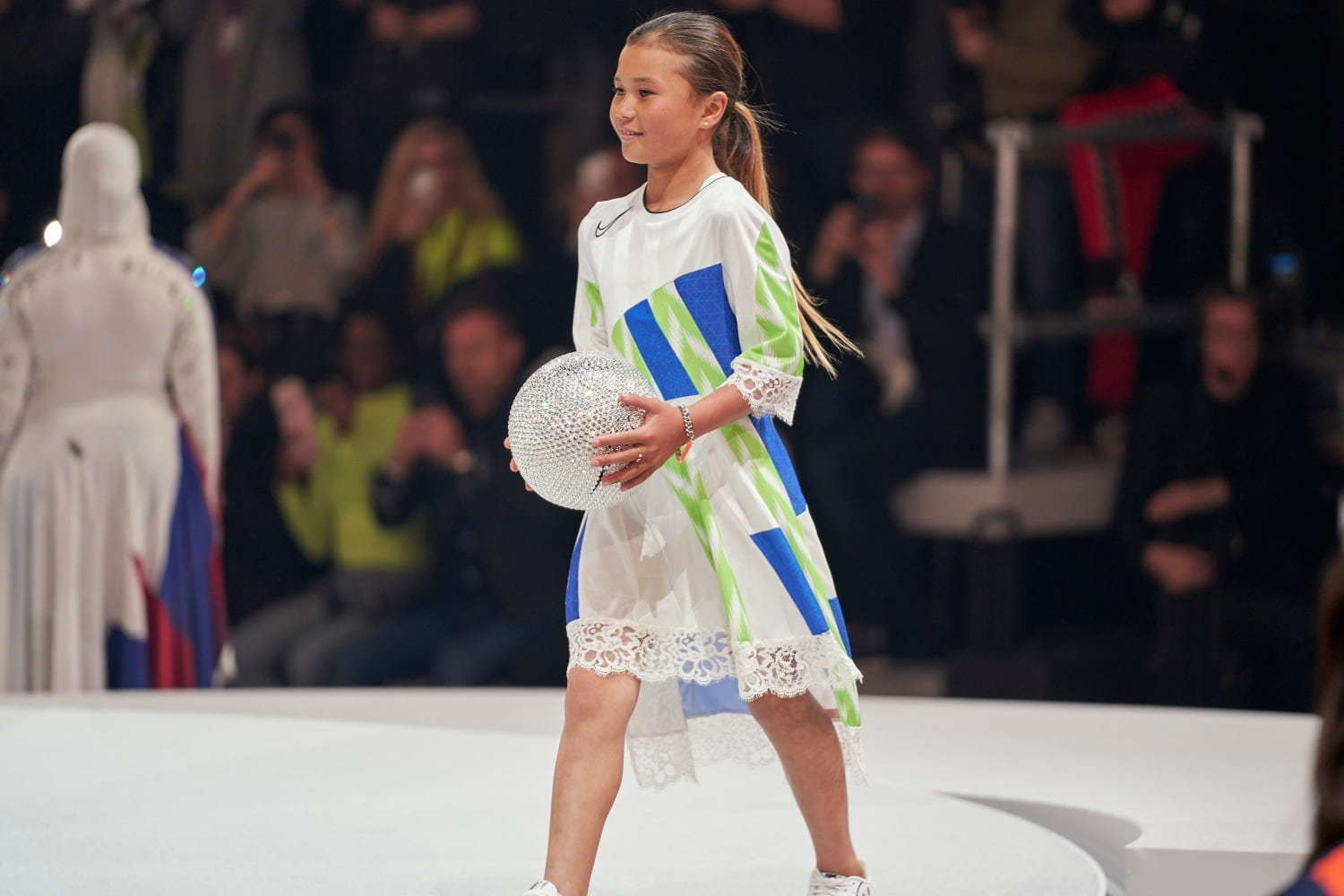 ユニフォーム(制服)｜ナイキの最新ウィメンズウェア＆ユニフォーム、パリで世界の女子アスリートともに紹介