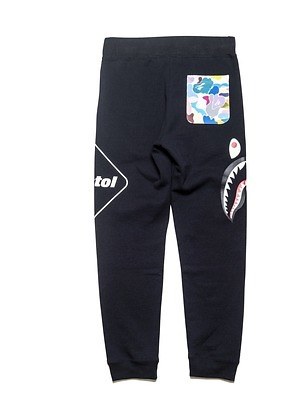 ソフ×ア ベイシング エイプ初コラボ「F.C.R.BAPE」