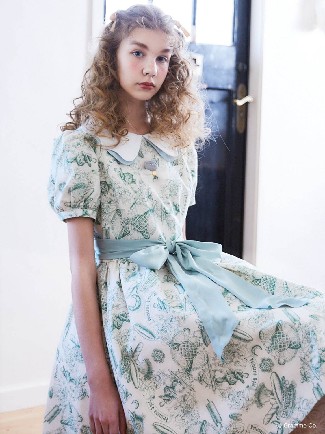 Q-pot. Dress春夏新作ウェア「パティスリーの朝」をイメージ、バゲット柄ドレスやスカートなど | 写真