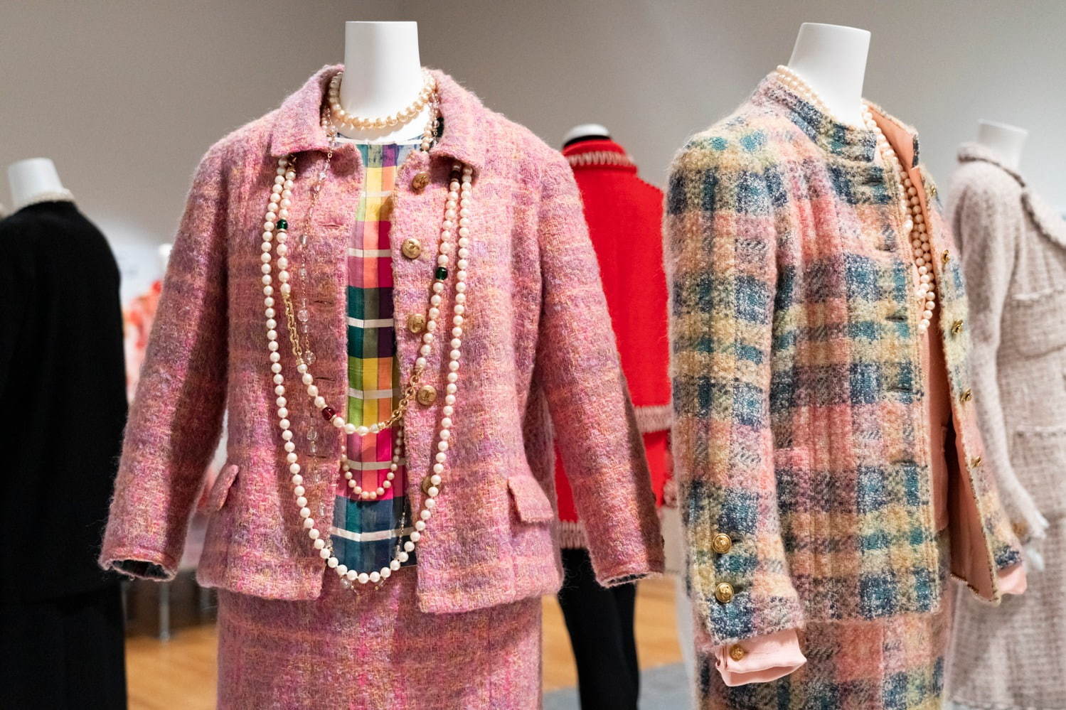 シャネル 1966年頃(左)・1969年頃(右)