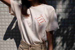 メゾン キツネ限定Tシャツ"3匹のフォックス＆トライアングルロゴ"ニュウマン新宿3周年記念｜写真2