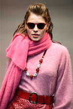 ユキ トリヰ インターナショナル 2019年秋冬コレクション - “洗練”を忘れない女性たちの日常｜写真3