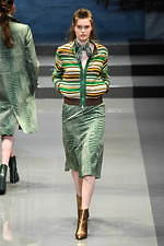 ユキ トリヰ インターナショナル 2019年秋冬コレクション - “洗練”を忘れない女性たちの日常｜写真6