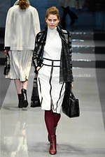 ユキ トリヰ インターナショナル 2019年秋冬コレクション - “洗練”を忘れない女性たちの日常｜写真13