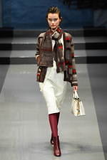 ユキ トリヰ インターナショナル 2019年秋冬コレクション - “洗練”を忘れない女性たちの日常｜写真15