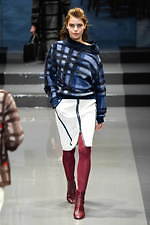 ユキ トリヰ インターナショナル 2019年秋冬コレクション - “洗練”を忘れない女性たちの日常｜写真17