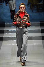 ユキ トリヰ インターナショナル 2019年秋冬コレクション - “洗練”を忘れない女性たちの日常｜写真18