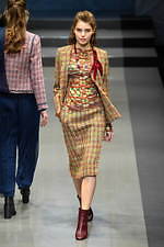 ユキ トリヰ インターナショナル 2019年秋冬コレクション - “洗練”を忘れない女性たちの日常｜写真41