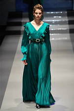 ユキ トリヰ インターナショナル 2019年秋冬コレクション - “洗練”を忘れない女性たちの日常｜写真75